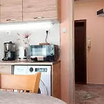 Serene Sky Apartment Warna