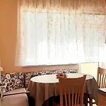 Serene Sky Apartment *